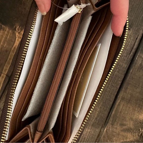 Michael Kors Wallet Set - Picture 3 of 4